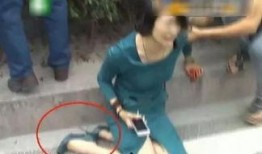 广州女网红跪地吃瓜视频,广州女网红跪地吃瓜事件引发热议